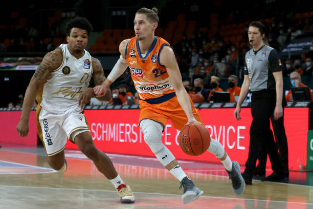 足坛的垄断 足坛的垄断