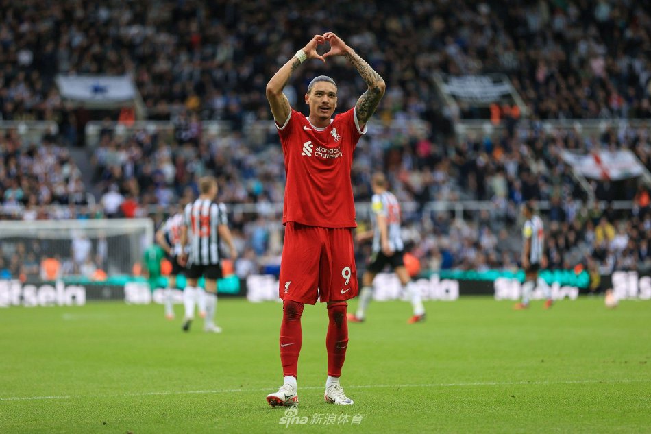 取签名球衣 取签名球衣