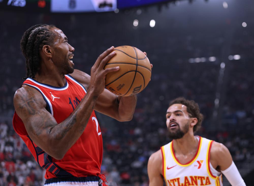 球员继续发 球员继续发