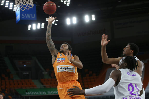 通过名人效 通过名人效