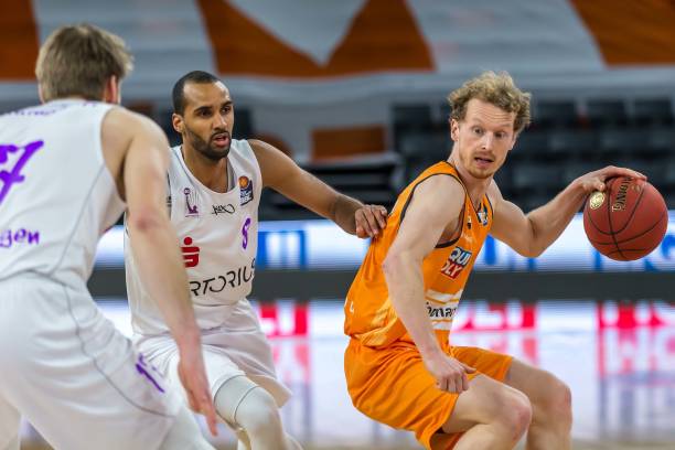 锁定胜局 锁定胜局